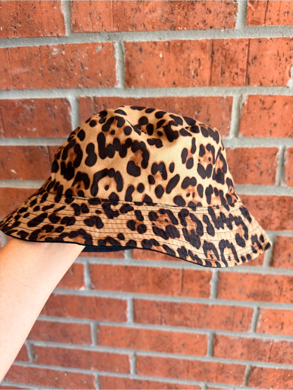 NWOT Leopard/Black reversible Print Bucket Hat - beach or travel gear